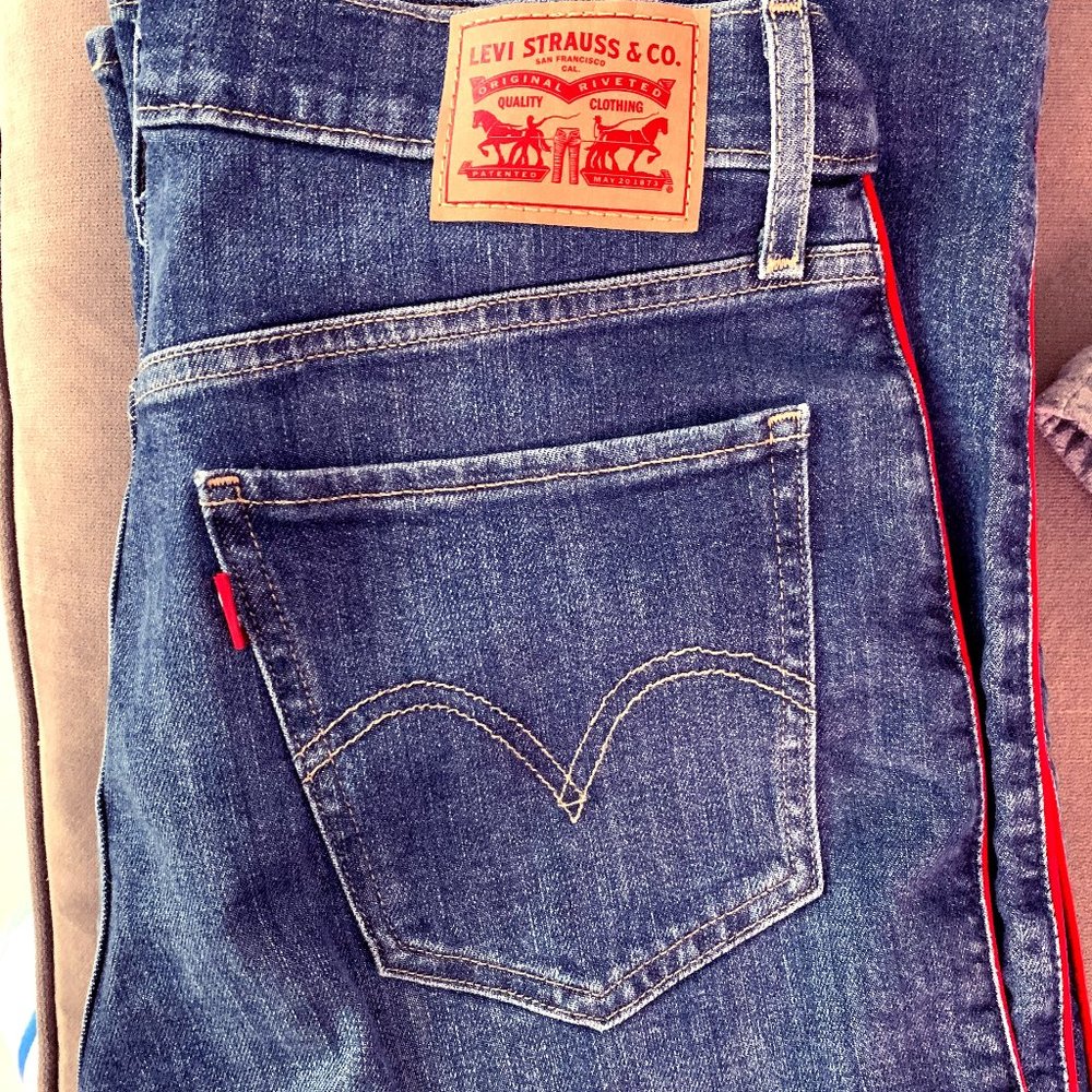 Levis Jeans . Mile High Cropped Wide Leg .